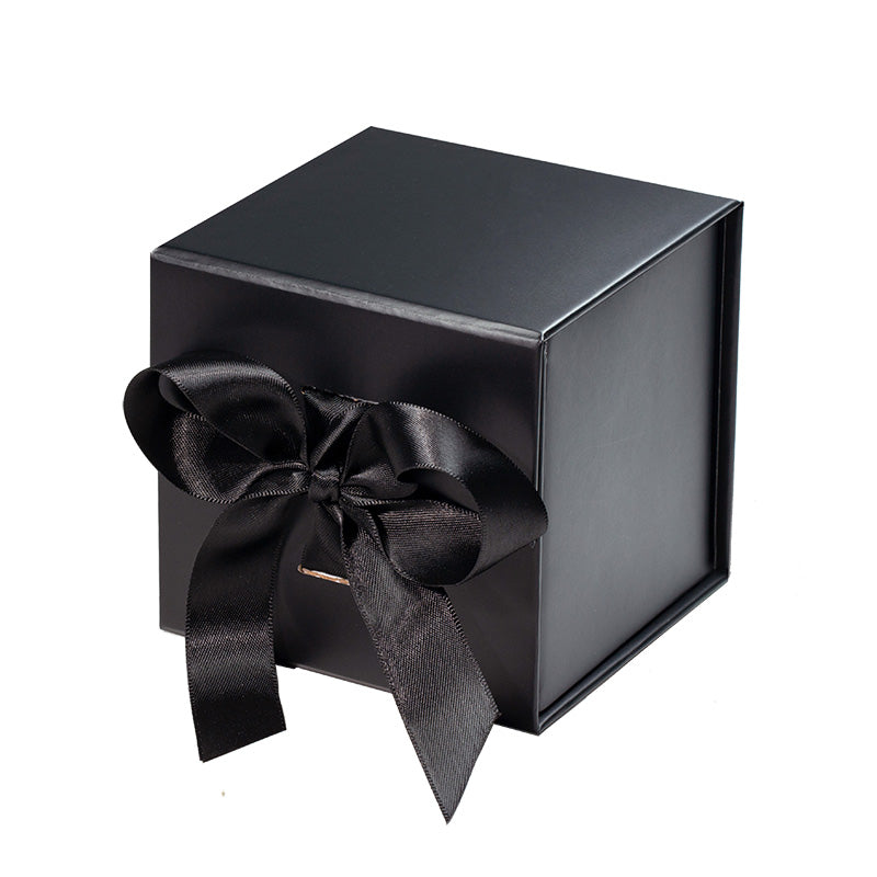 Magneetdoos met strik - Kubus - Zwart mat gelamineerd - Couture