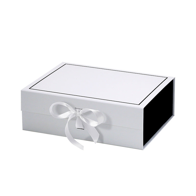 Magneetdoos met strik - A4 - Wit/zwart mat gelamineerd - Couture